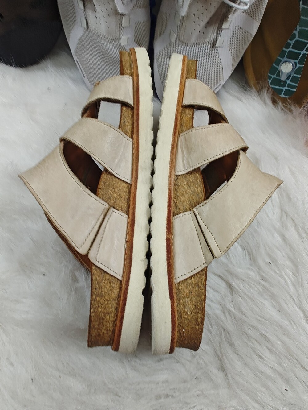 Taos Magnificent Tan Leather Thong Sandals Adjustable Footbed Women EU 40 US 9 - Picture 10 of 11